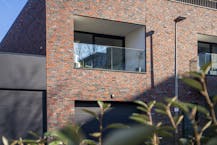 Recente woning met zeer ruim terras nabij de Leie in Kortrijk