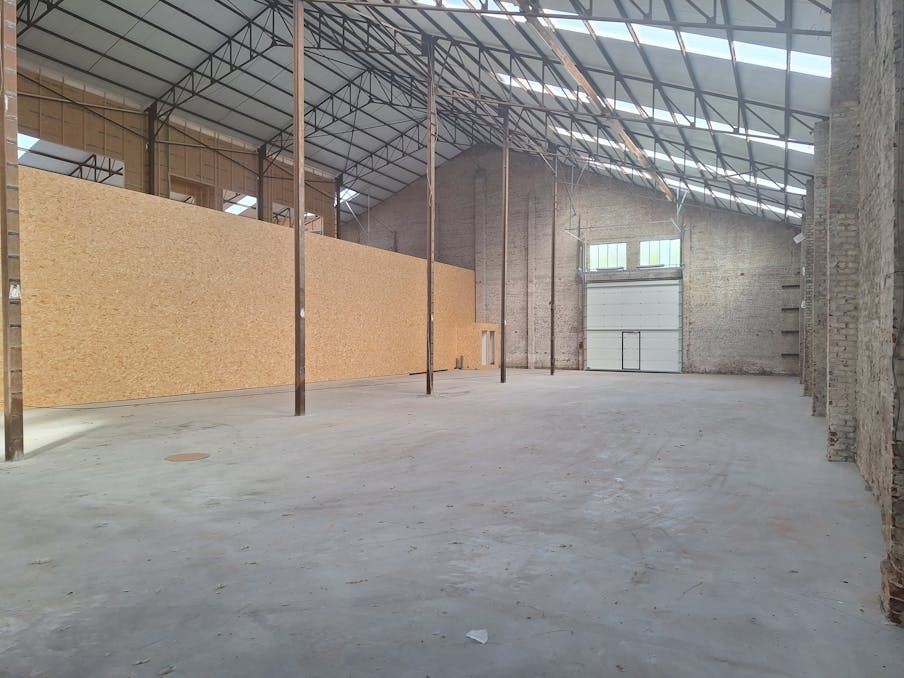 Loods van ca. 620m² te huur in Lendelede