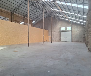 Loods van ca. 620m² te huur in Lendelede