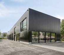 Nieuwbouwmagazijn van ca. 440 m² te huurin Wevelgem