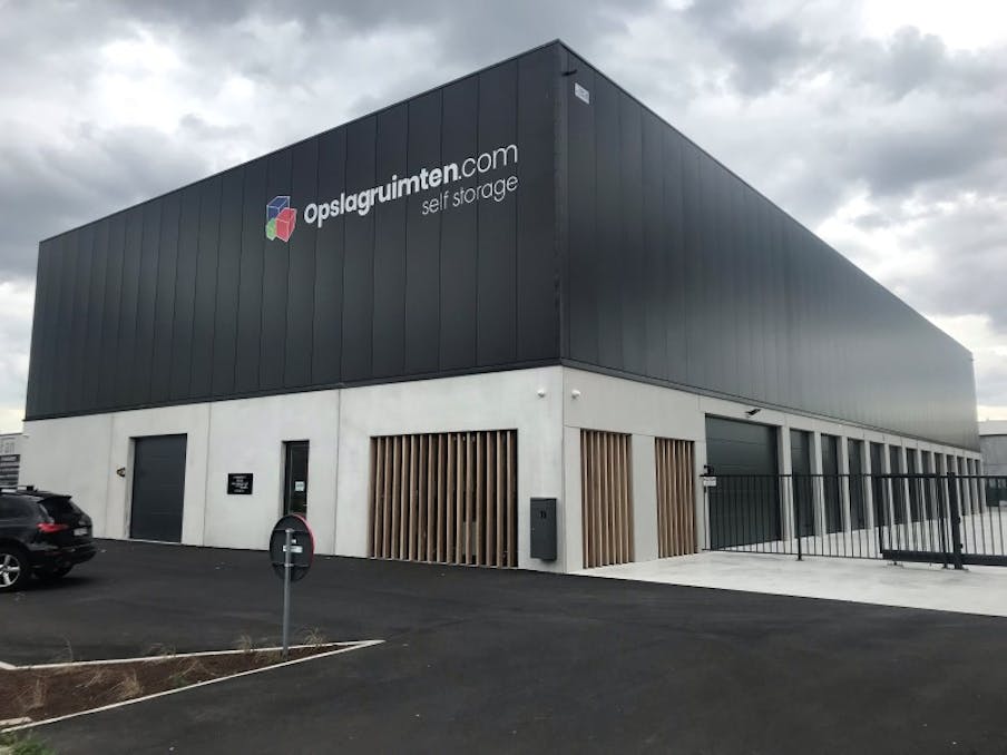 Opslagruimten vanaf ca. 3 m² op drukke invalsweg in Ardooie