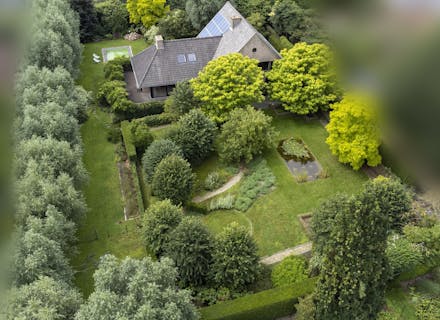 Rustig gelegen villa met parktuin in Hooglede