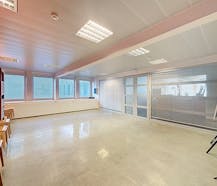 Bureau à louer (50m²) sur le Marché aux Herbes à Bruxelles.