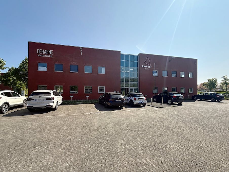 Gelijkvloers kantoor te huur in Ieper