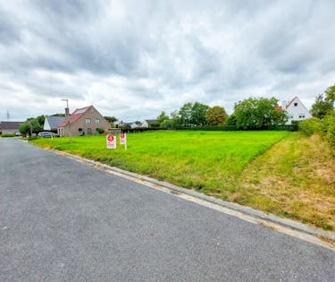 Bouwgrond te koop in rustige woonbuurt in Beveren (Roeselare)