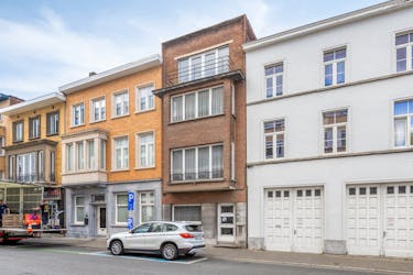Authentieke stadswoning met renovatiepotentieel