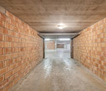 Ruime garagebox te koop in De Panne