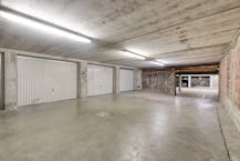 Ruime garagebox te koop in De Panne