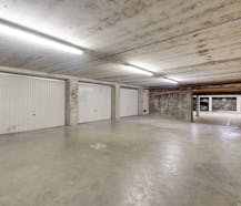 Ruime garagebox te koop in De Panne