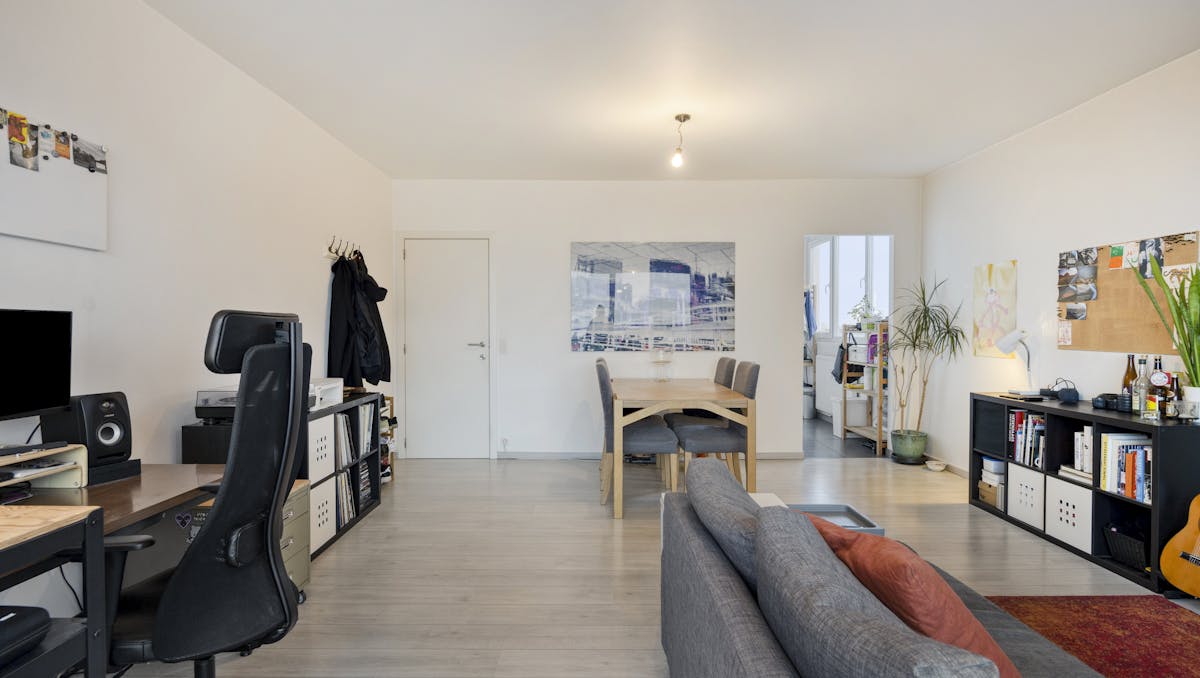 Instapklaar 2-slaapkamerappartement te koop in Berchem