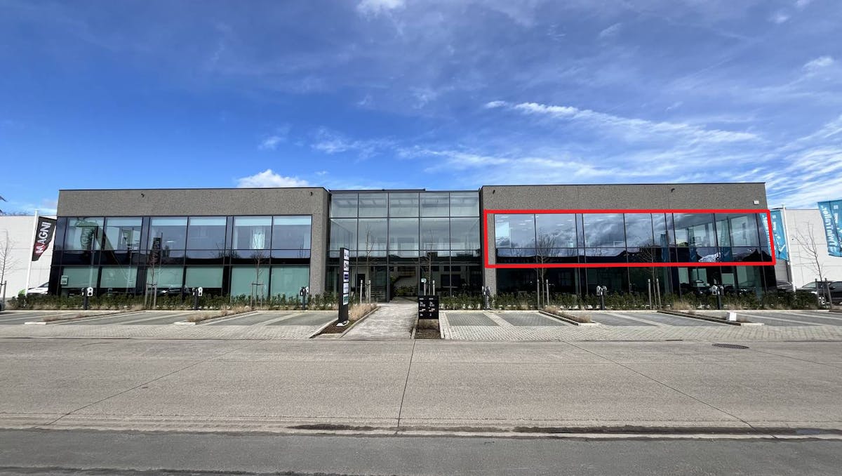 Modern office (195 m²) for rent in Deinze
