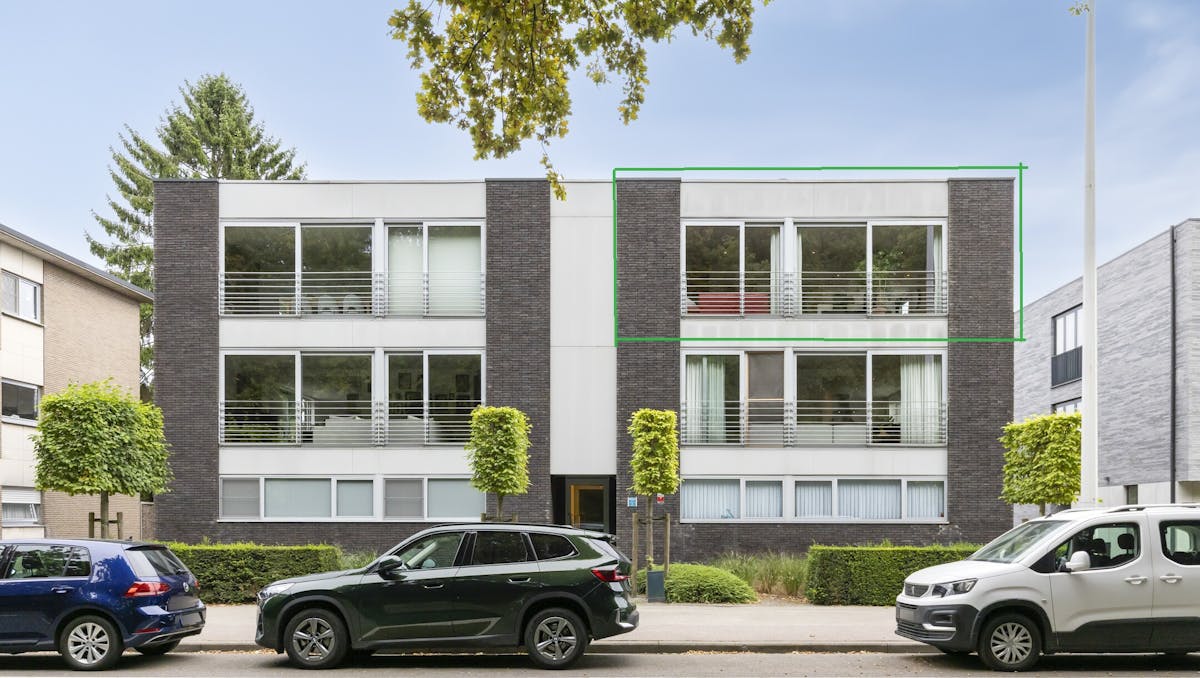 Ruim appartement met 2 slpk en garage te koop in Brasschaat