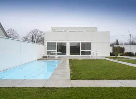 Prachtig afgewerkte villa met zwembad op 1.400m² te koop in Deerlijk