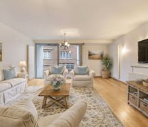 Duplex appartement met 3 slaapkamers en 3 terrassen te huur!