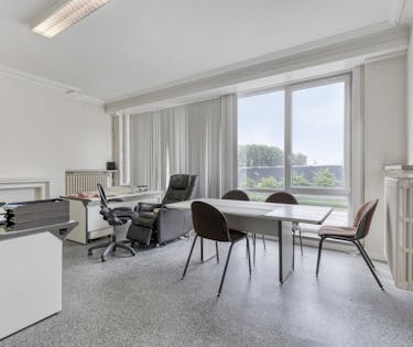 Lichtrijk appartement met 2 slaapkamers te Brugge (Sint-Pieters)