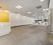 Instapklaar kantoorgebouw te koop in Roeselare
