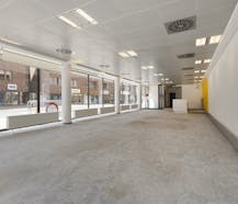 Instapklaar kantoorgebouw te koop in Roeselare
