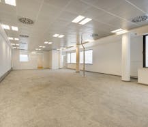 Instapklaar kantoorgebouw te koop in Roeselare