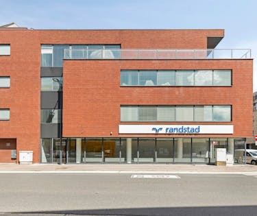 Instapklaar kantoorgebouw te koop in Roeselare