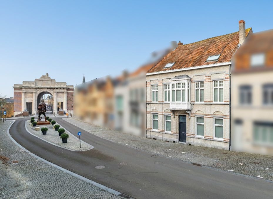 Magnifiek herenhuis te koop op 100m van de Menenpoort in Ieper