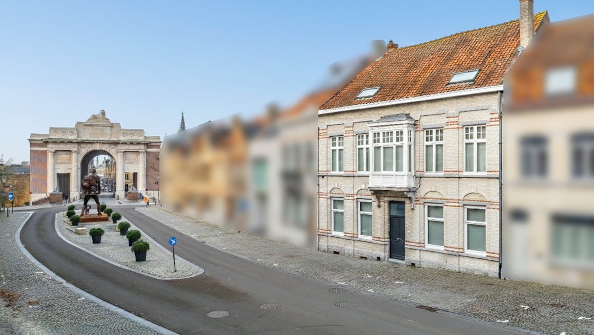Magnifiek herenhuis te koop op 100m van de Menenpoort in Ieper