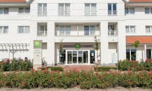 Drie staanplaatsen te koop aan ibis hotel.