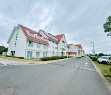 Drie staanplaatsen te koop aan ibis hotel.