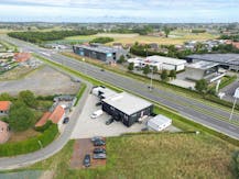 Bedrijfsgebouw langs de Ring/R32 van Roeselare.
