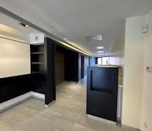 Instapklaar centraal gelegen handelszaak (103m²)