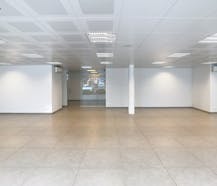 Ready-to-use office of approximately 183m² for rent in Roeselare