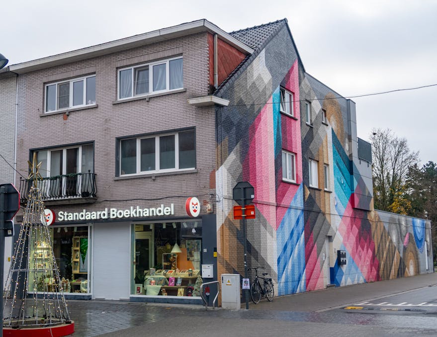 Patrimoniumvennootschap met drie opbrengsteigendommen te Geel