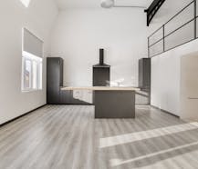 Handelspand met appartement en atelier te koop in Adegem