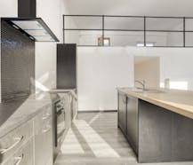 Handelspand met appartement en atelier te koop in Adegem