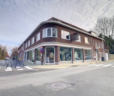 Patrimoniumvennootschap met opbrengsteigendom en handelspand in Essen, Antwerpen