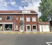 Patrimoniumvennootschap met opbrengsteigendom en handelspand in Essen, Antwerpen