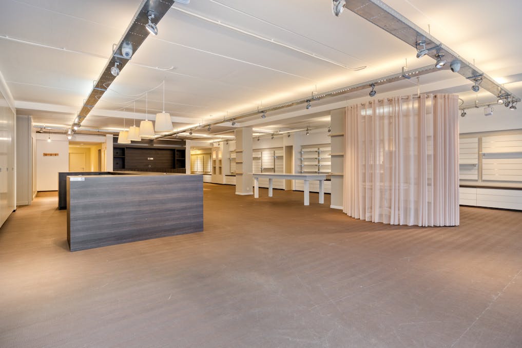 Handelspand van ca. 400m² te koop in Torhout