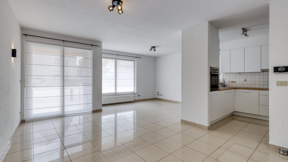 Gelijkvloers appartement met terras te koop in Waregem