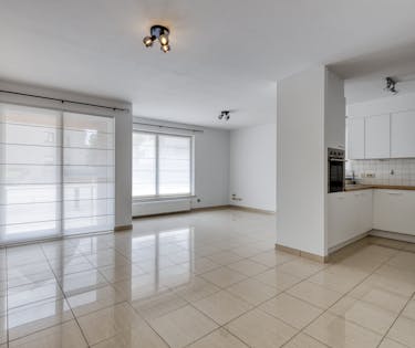 Gelijkvloers appartement met terras te koop in Waregem