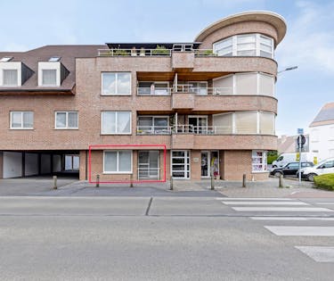 Gelijkvloers appartement met terras te koop in Waregem