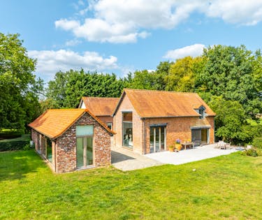 Exclusief landhuis op +/- 8000 m²: de synthese van rust en ruimte