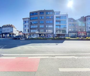 Ruim en lichtrijk appartement met garage te koop in hartje Eeklo – Stationsstraat 98 bus 11