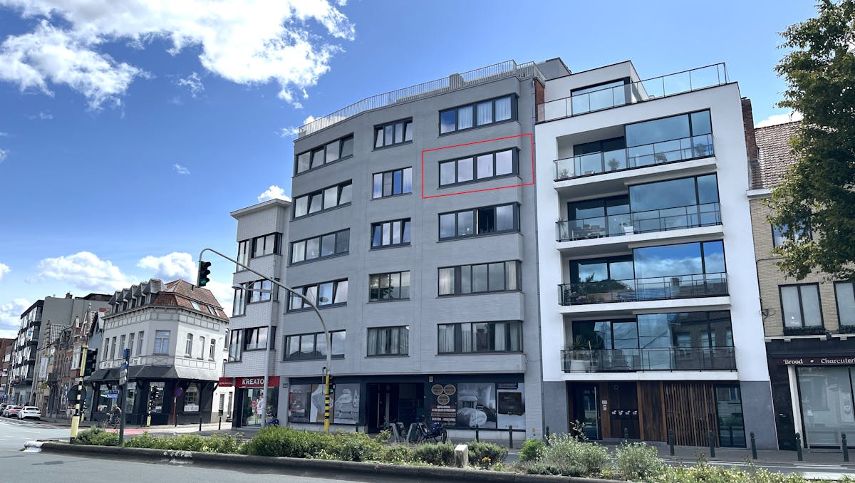 Appartement met 3 slaapkamers en garage te koop in Eeklo