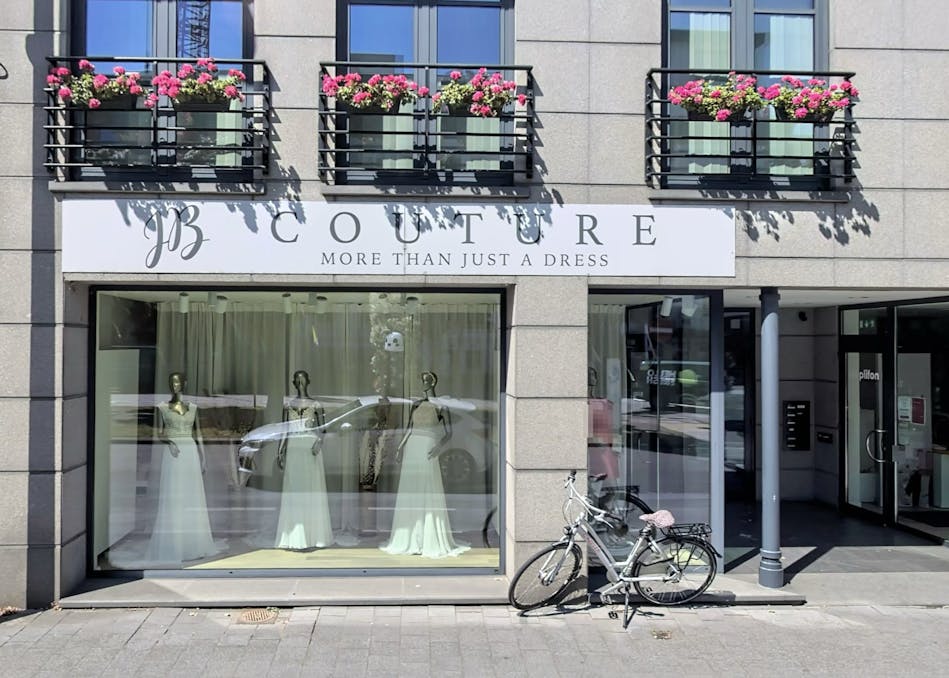 Instapklaar handelspand van 300m² met parking op kleine ring Hasselt