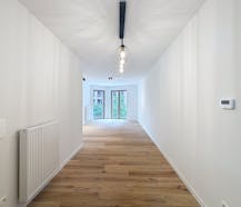 Tour & Taxis - Lichtrijk 2 slaapkamer appartement met kelder