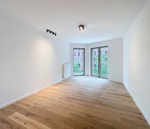 Tour & Taxis - Lichtrijk 2 slaapkamer appartement met kelder