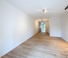 Tour & Taxis - Lichtrijk 2 slaapkamer appartement met kelder