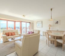 Lichtrijk tweeslaapkamer appartement te koop op topligging te Middelkerke!