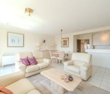 Lichtrijk tweeslaapkamer appartement te koop op topligging te Middelkerke!