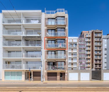 Lichtrijk tweeslaapkamer appartement te koop op topligging te Middelkerke!