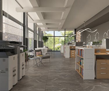 Veelzijdig gebouw te koop in de Veurnestraat in Poperinge